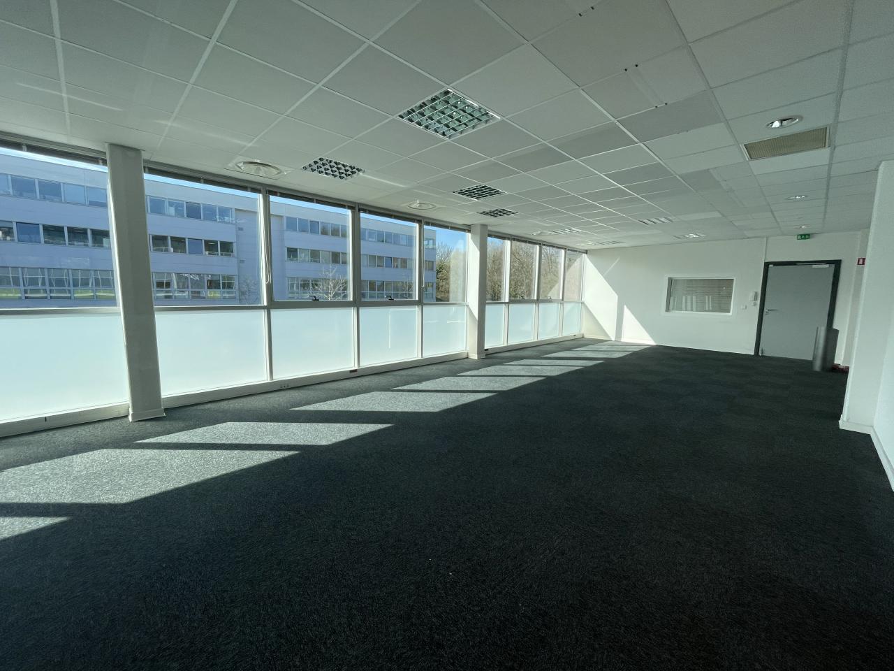 Bureau La-Chapelle-sur-Erdre 2352m² Location bureau La-Chapelle-sur-Erdre Loire-Atlantique OLBUR2315694 3